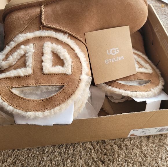 UGG x Telfar Chestnut Boots - Picture 4 of 5
